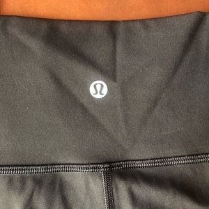 Lululemon Wunder Under 7/8 size 12